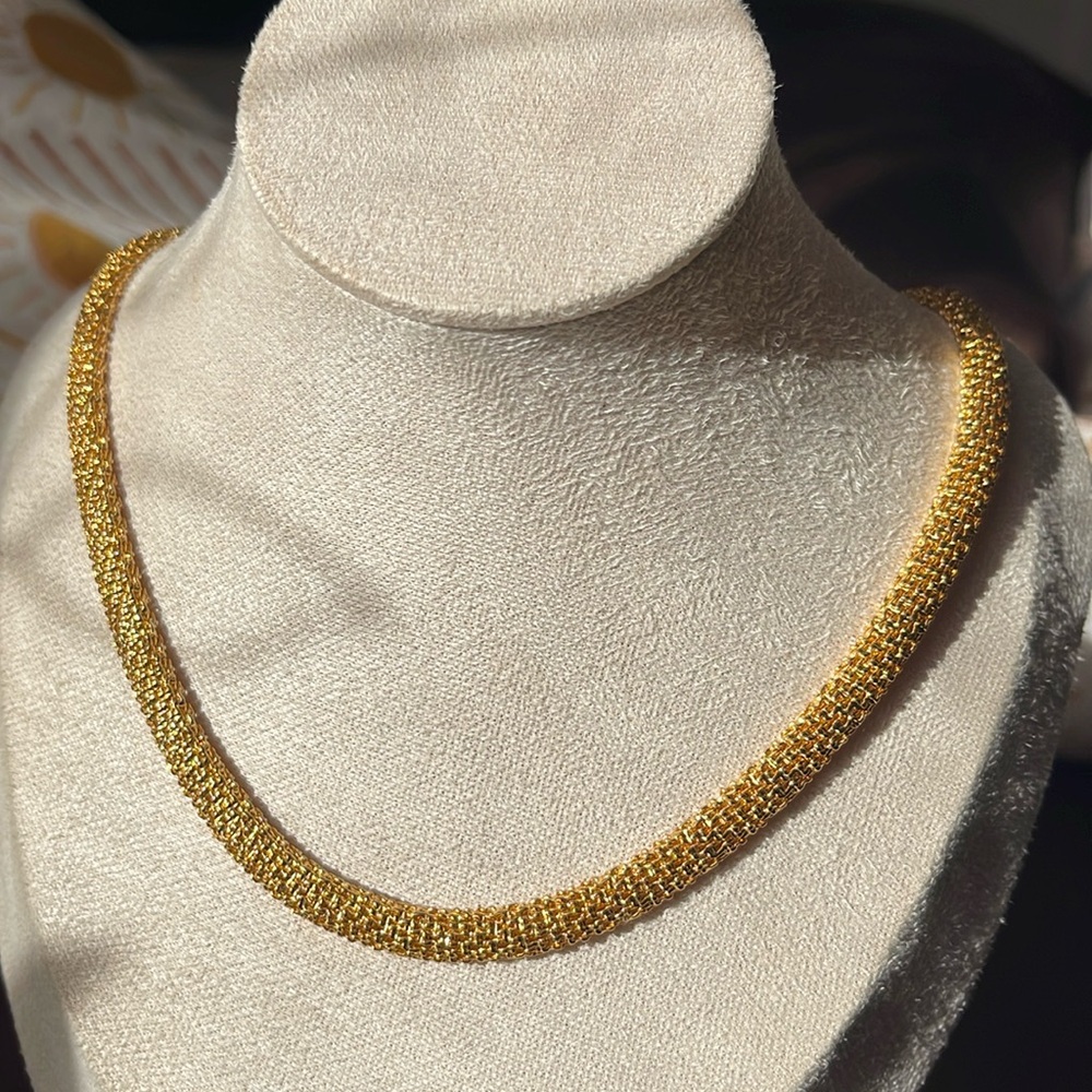 Unsigned Napier Mesh Gold Tone Necklace 20”